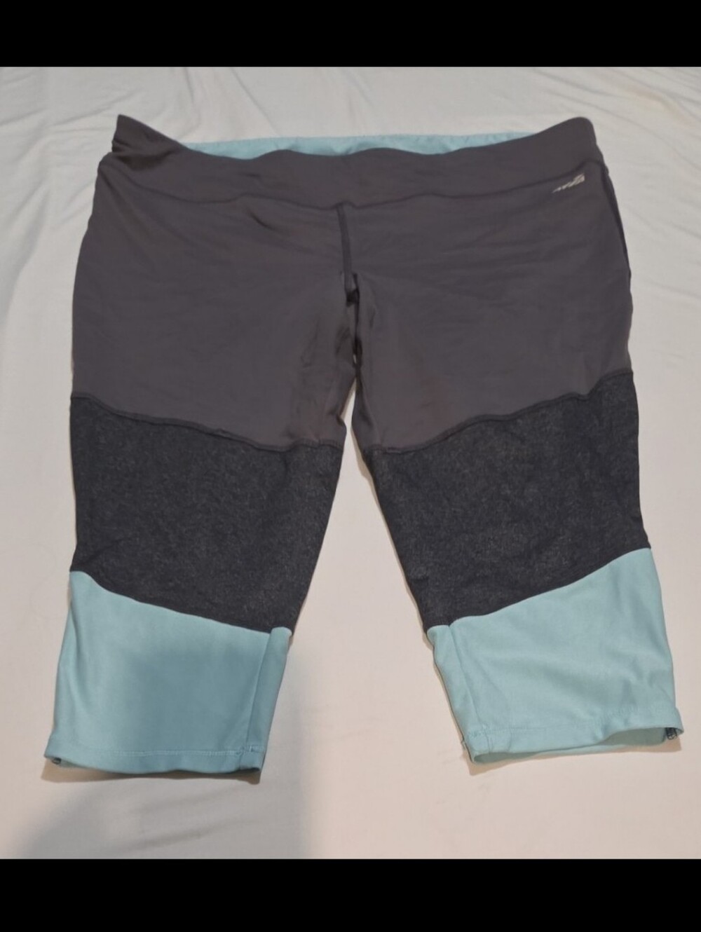 Avia Women's 2X grey blue athletic crop leggings #05